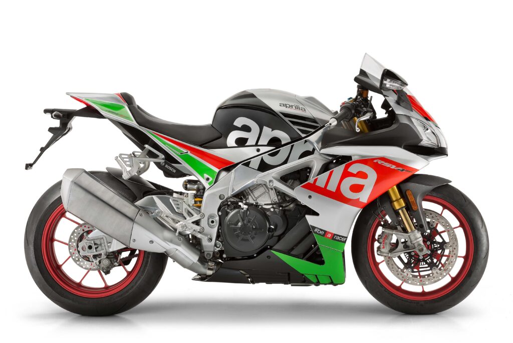 2017-aprilia-rsv4-rf-01