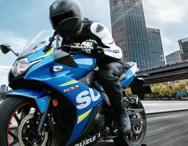 Suzuki GSX 250R in MotoGP livery front three quarters - Suzuki GSX-250R Officially Unveiled in China Suzuki GSX 250R in MotoGP livery front three quarters