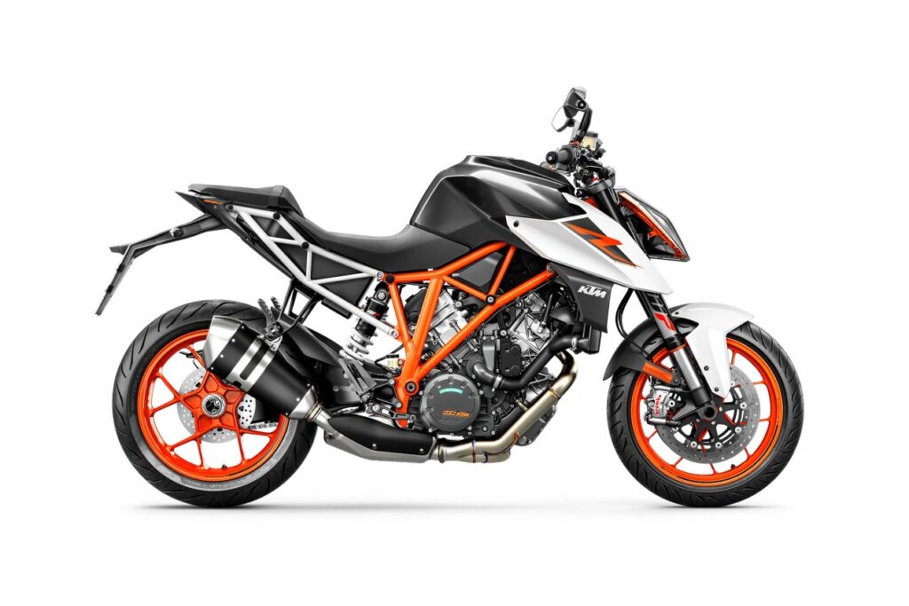 2017-ktm-1290-super-duke-r-static-03