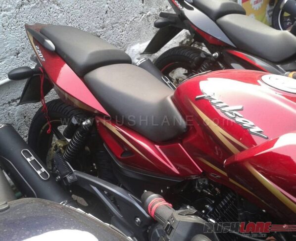 new bajaj pulsar 220f red 4 - 2017 Bajaj Pulsar 220F Spotted in Red Shade new bajaj pulsar 220f red 4