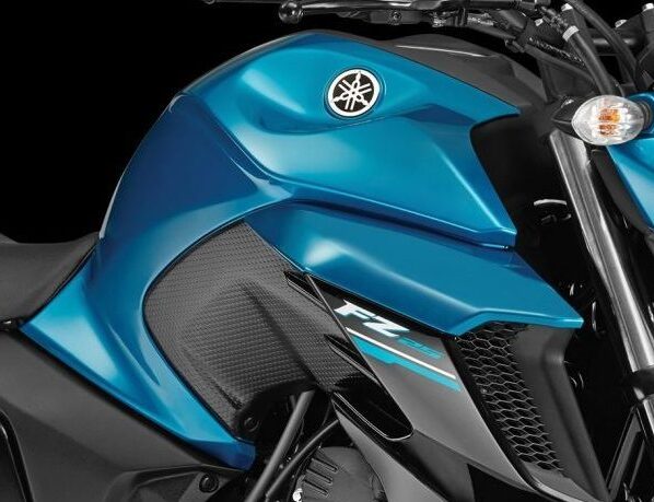 FZ25 Pics tank e1500186381462 - Yamaha FZ25 Colors Available in India FZ25 Pics tank e1500186381462