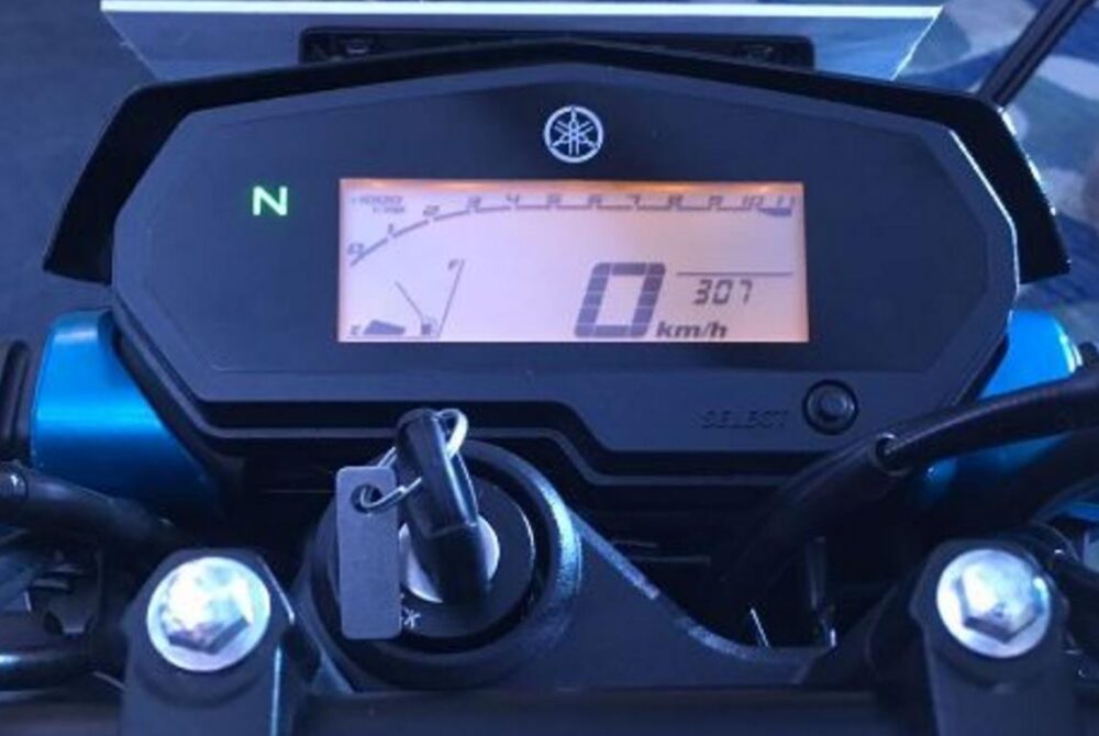 Yamaha FZ25 Console