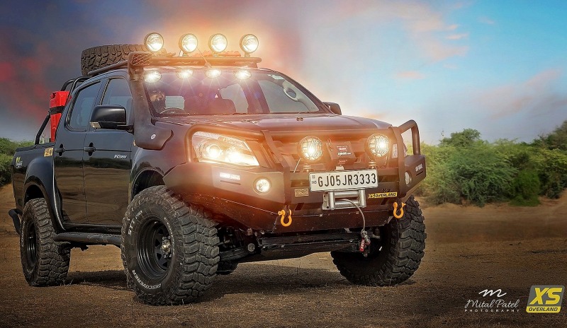 Isuzu-D-Max-V-Cross-XS-Overland-1