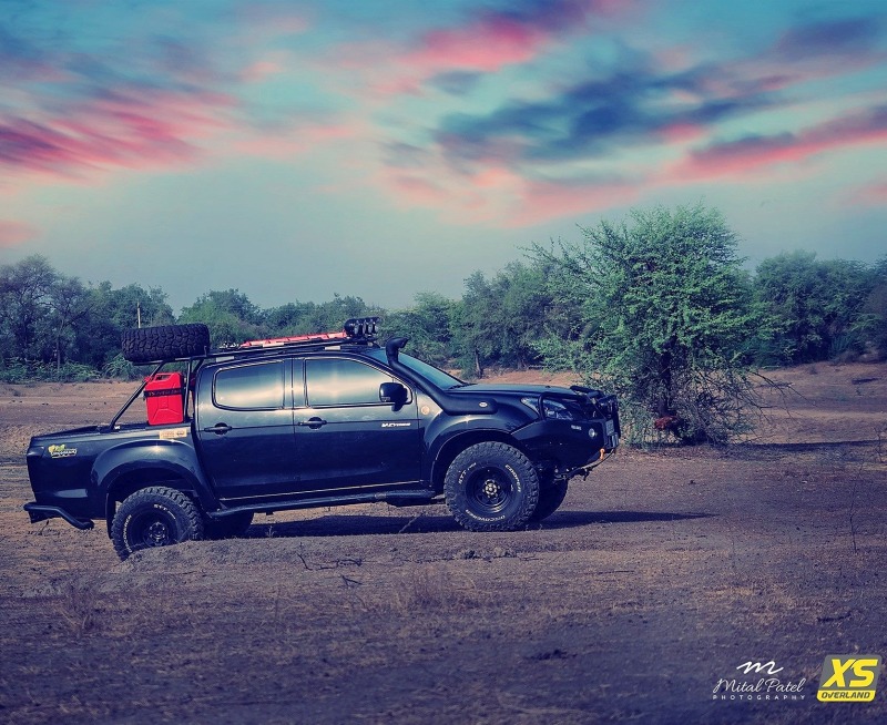 Isuzu-D-Max-V-Cross-XS-Overland-2