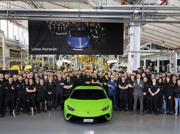 Lamborghini Huracan Marks 10,000th Production Milestone