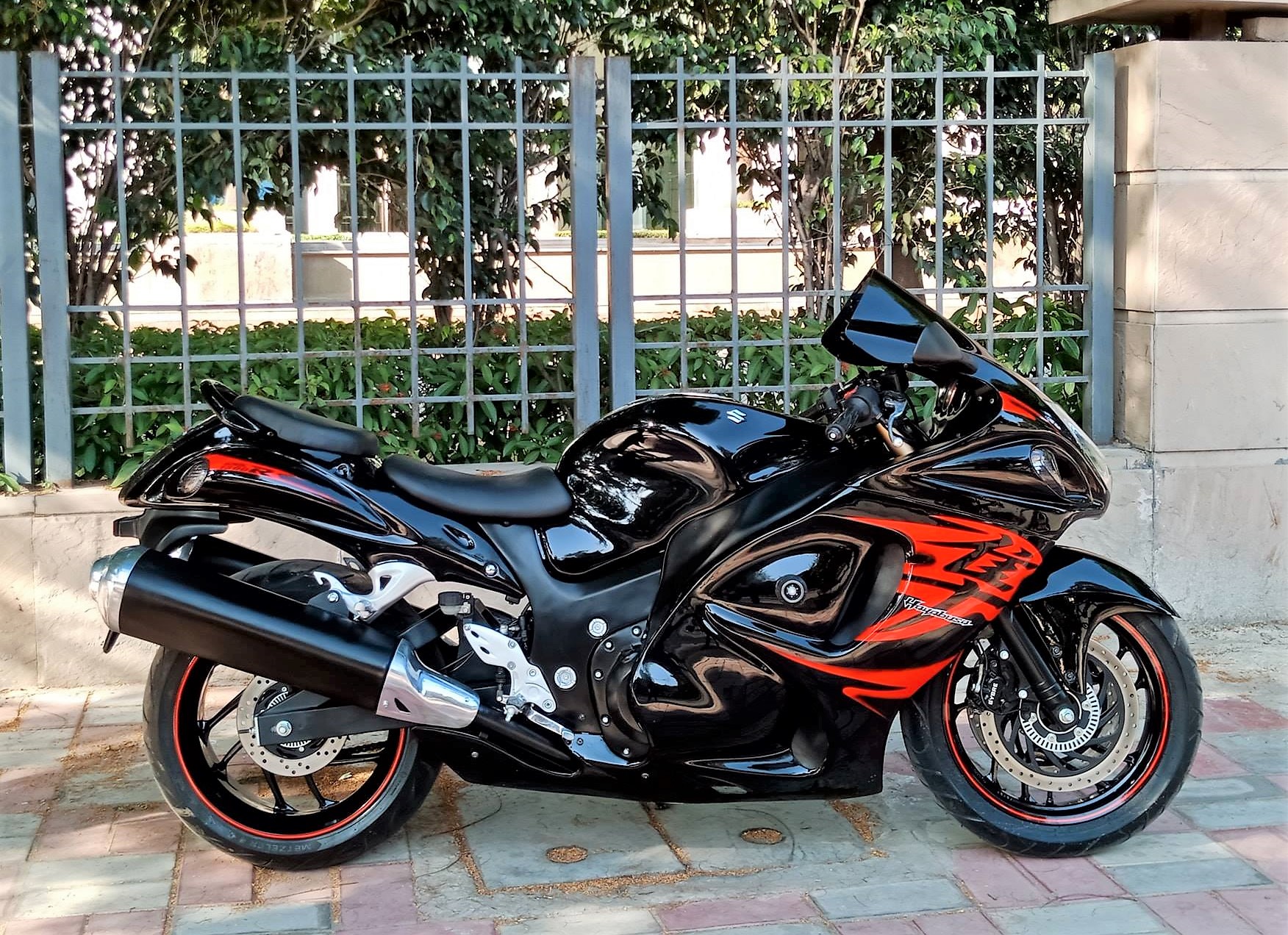 Suzuki Hayabusa-Inspired Bajaj Dominar 400