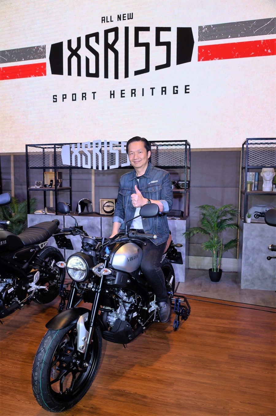 Live Photo Yamaha XSR155 8 - Vast Photo Gallery of India-Bound Yamaha XSR155 Live Photo Yamaha XSR155 8