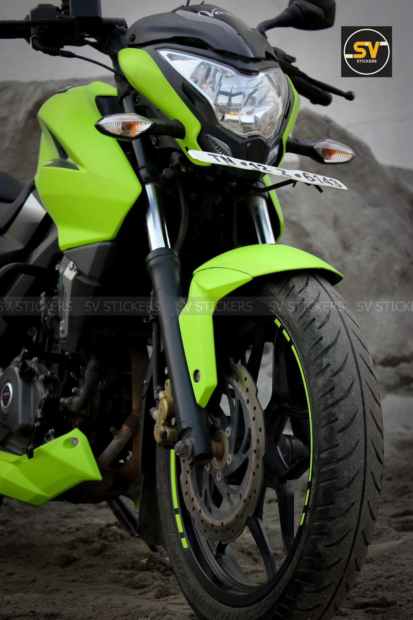 Fluorescent Green Bajaj Pulsar NS200 14 - Fluorescent Green Bajaj Pulsar NS200 Photos & Quick Details Fluorescent Green Bajaj Pulsar NS200 14